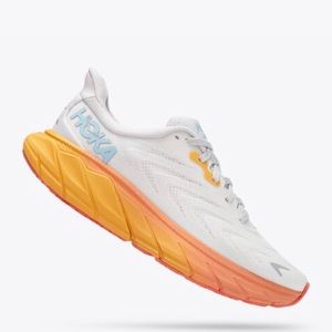 HOKA Arahi 6 brand new